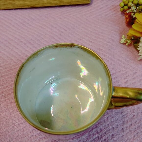 1950's Vintage Porcelain Tea Cup with 3 dainty feet, Hand Painted, Roses Design - Picture 4 of 7